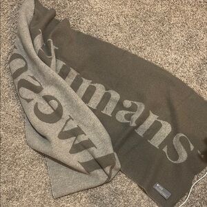 Figs ‘awesome humans’ scarf